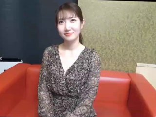 【极品反差婊】拳击少女，人前健身拳击手，人后地上爬着口交